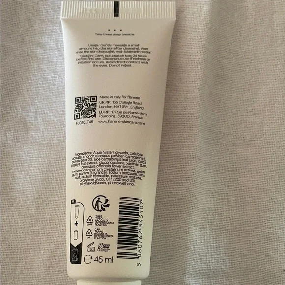 Flanerie Water Lily PHA Exfoliator - Picture 2 of 3